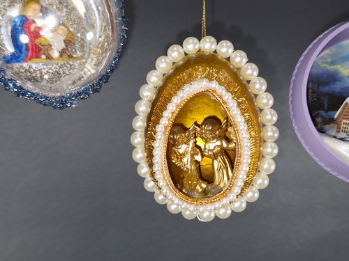 4 Pc. VTG INDENT 3D DIORAMA CHRISTMAS ORNAMENTS St Peter Mary/ Jesus Hallmark  - Picture 2 of 23