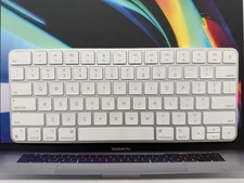 NEW Genuine Apple magic keyboard A2459, USB-C, US English layout