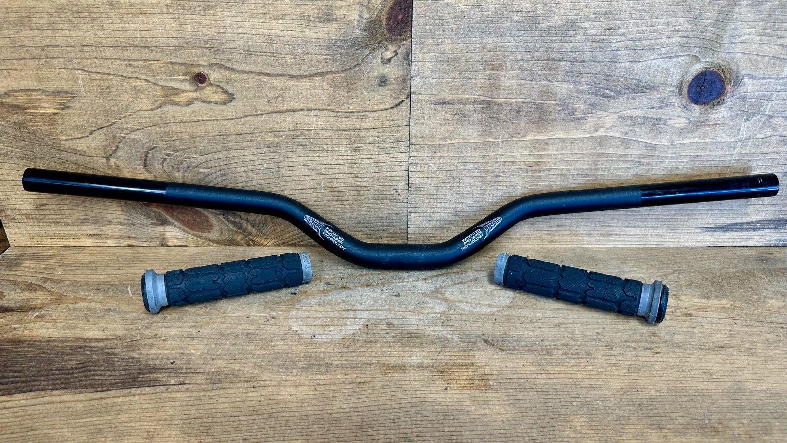 Answer Pro Taper Handle Bar Alloy 685mm X 25.4mm (with Rogue Grips)