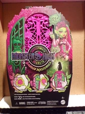 Monster High Skulltimate Secrets Garden Mysteries-Draculaura