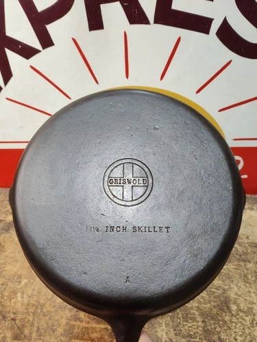 "Fully Restored" GRISWOLD CAST IRON #9  SKILLET Small Block 11" Seasoned Flat