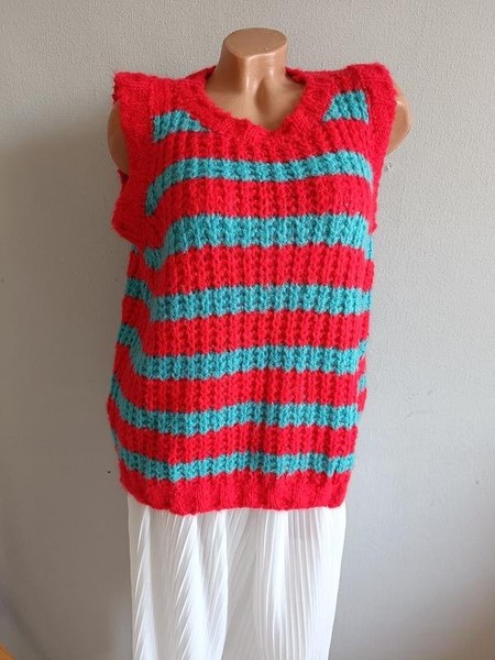 Women Ballin Vest Red Acrylic 40