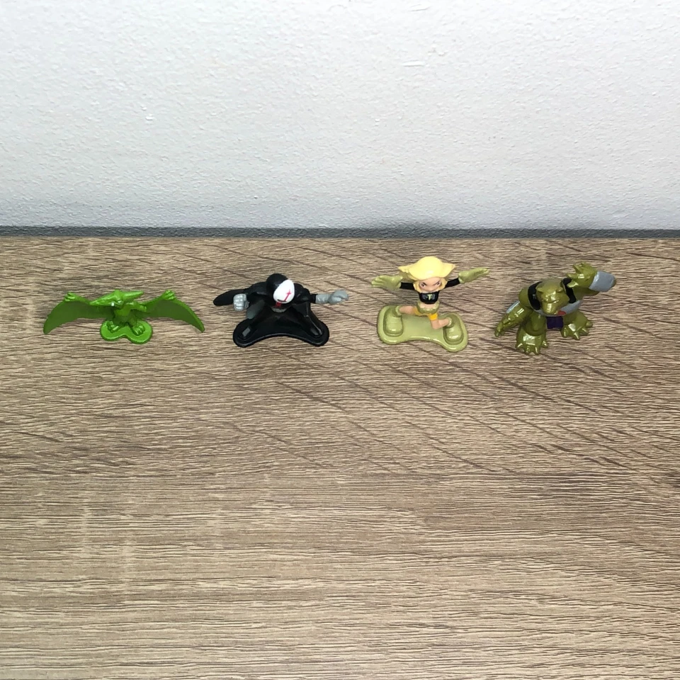 Teen Titans Action Figure Lot Mini Figure Beast Boy Red X Terra Bear Toy Mini 4 - Image 2 of 4