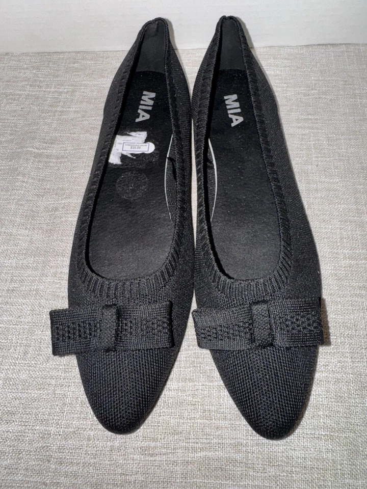 Mia Rasia women's round-toe ballet flats in black stretch knit Size 10 Item# 21 - Image 2 of 4