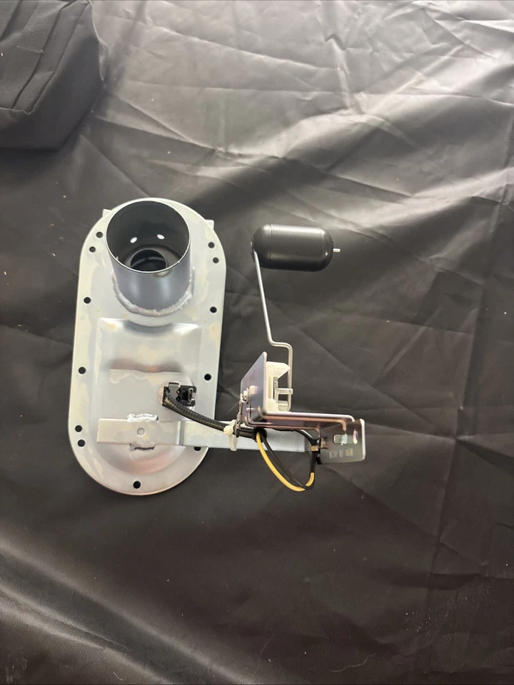 Nuevo OEM 2006 HɅRLEY ELECTRA GLIDE STREET GLIDE MÓDULO EMISOR DE COMBUSTIBLE 75040-06... Foto 2 de 3