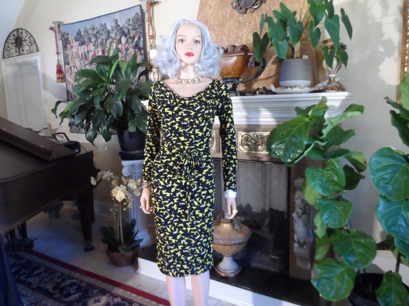 Robe ceinturée Gucci collection 2007 noir et jaune imprimé 100% soie taille L