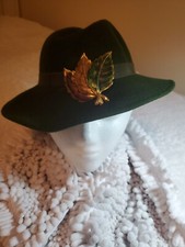 Dark green fancy church hat for women, leaf brooch removable, wool, gently used