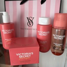 Victoria’s Secret White Peach Mango Juego de 4 piezas Loción Corporal, Bruma, Lavado y Exfoliante Corporal