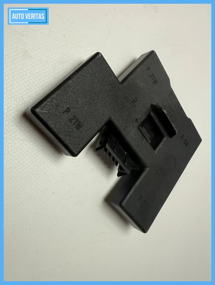 Original Ford Escort 16V lamp carrier rear lamp right 93AG13N004AA - Image 4 of 4