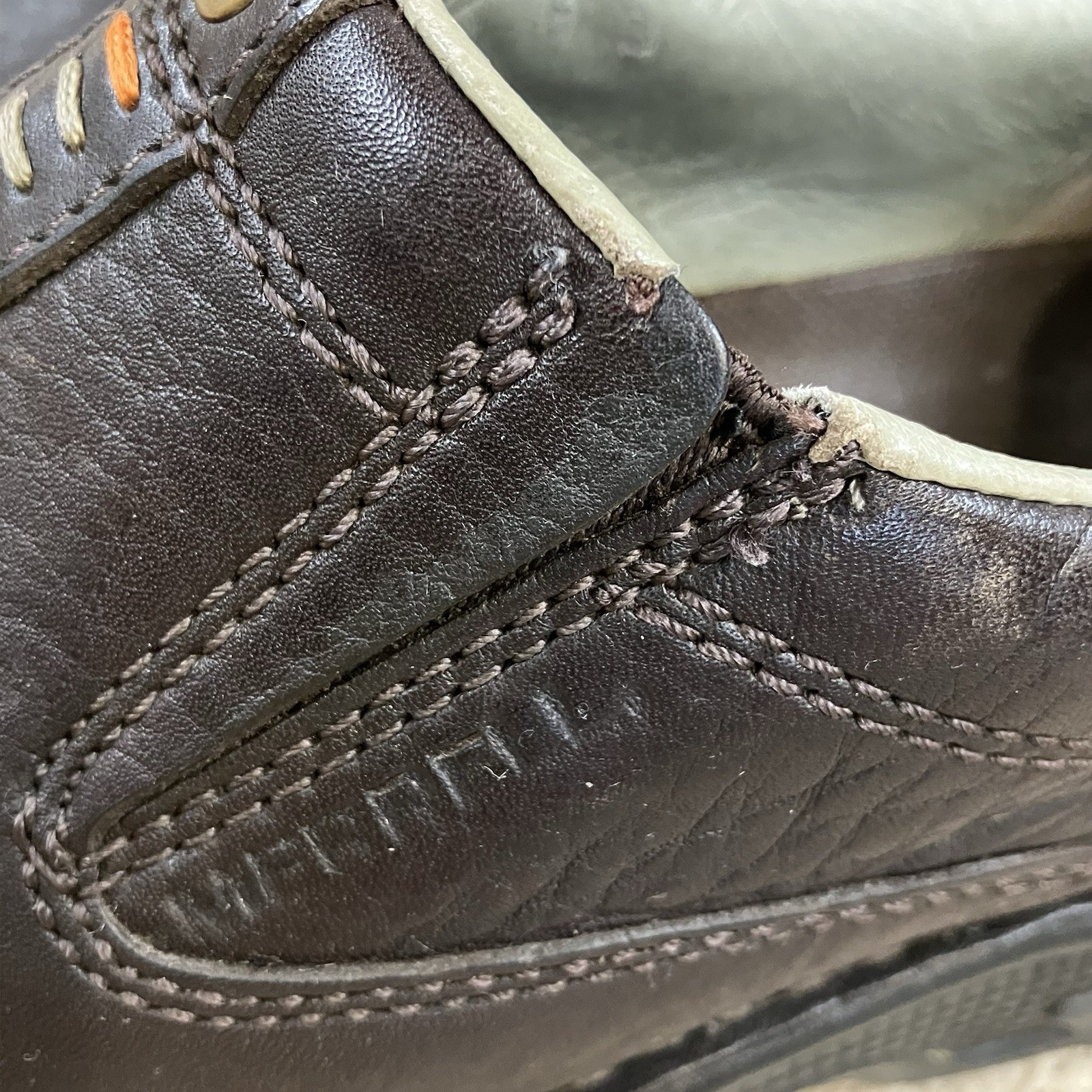 Scarpe slip on Merrell da uomo 7 5 Stollen World Rambler J45051 in pelle marrone scuro