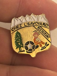 Chez L'Savoyard Restaurant French vintage pin badge
