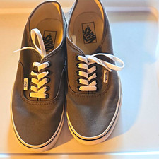 VANS Off The Wall Gray/White Canvas Low Top Lace-Up Sneakers Rubber Outsole