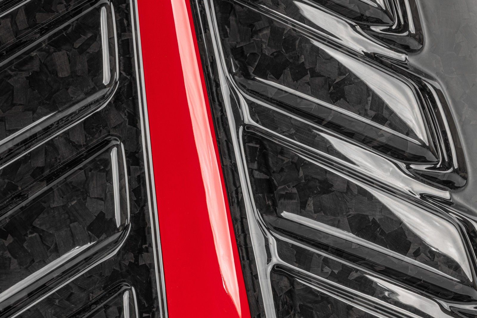 APR Forged Carbon Fiber Engine Cover For 2019-2024 Audi Q7/Q8/SQ7/SQ8/RSQ8