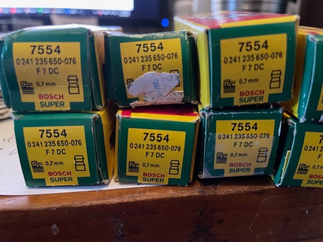 7554 F7DC 0241235673 Bosch Super Fits Audi Mercedes-Benz Copper Spark Plugs X8