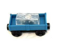 Thomas  Friends Wooden Railway Cargo Train w/Magnetic SharkCargo Free shipping