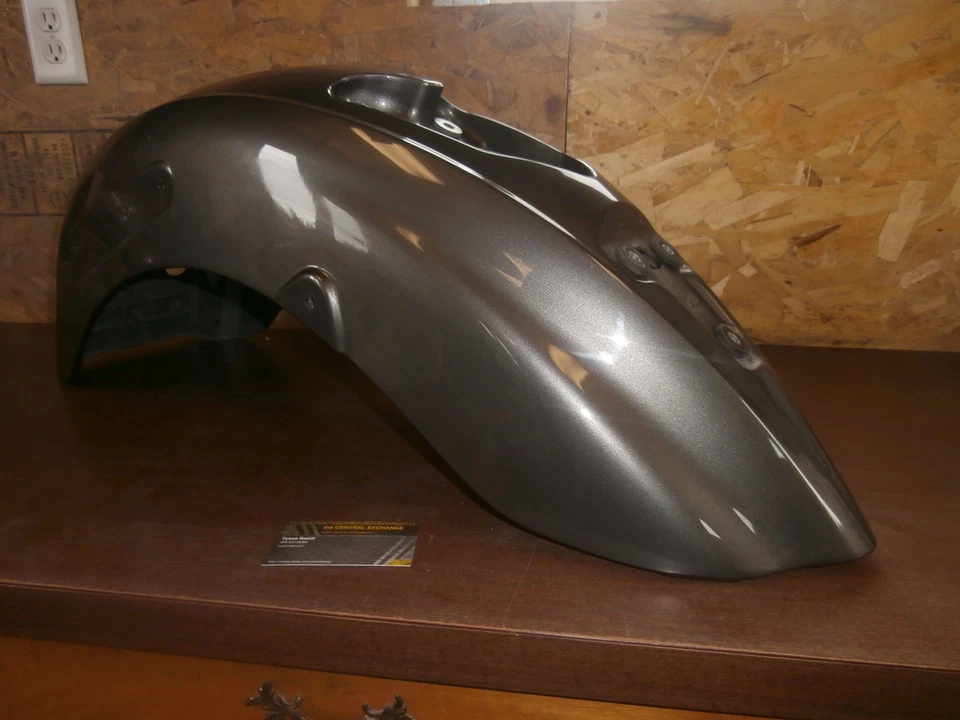 09-13 Kawasaki Voyager VN Vulcan 1700 Rueda Trasera Guardabarros Gris Cola BUENO Foto 2 de 4