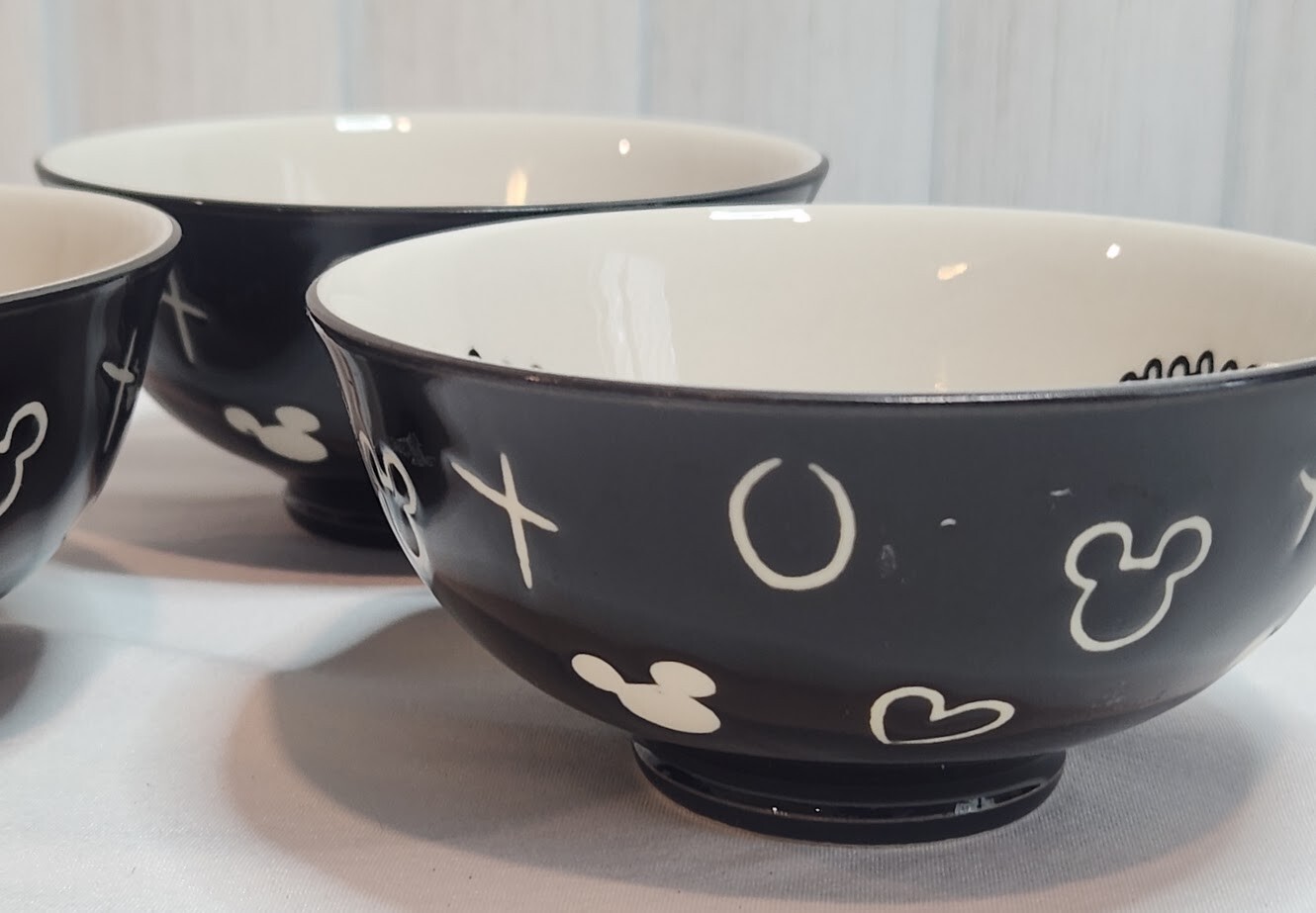 Disney LOVE MICKEY Set of 3 Heart Rice Cereal Ice Cream Bowls Black White Gold