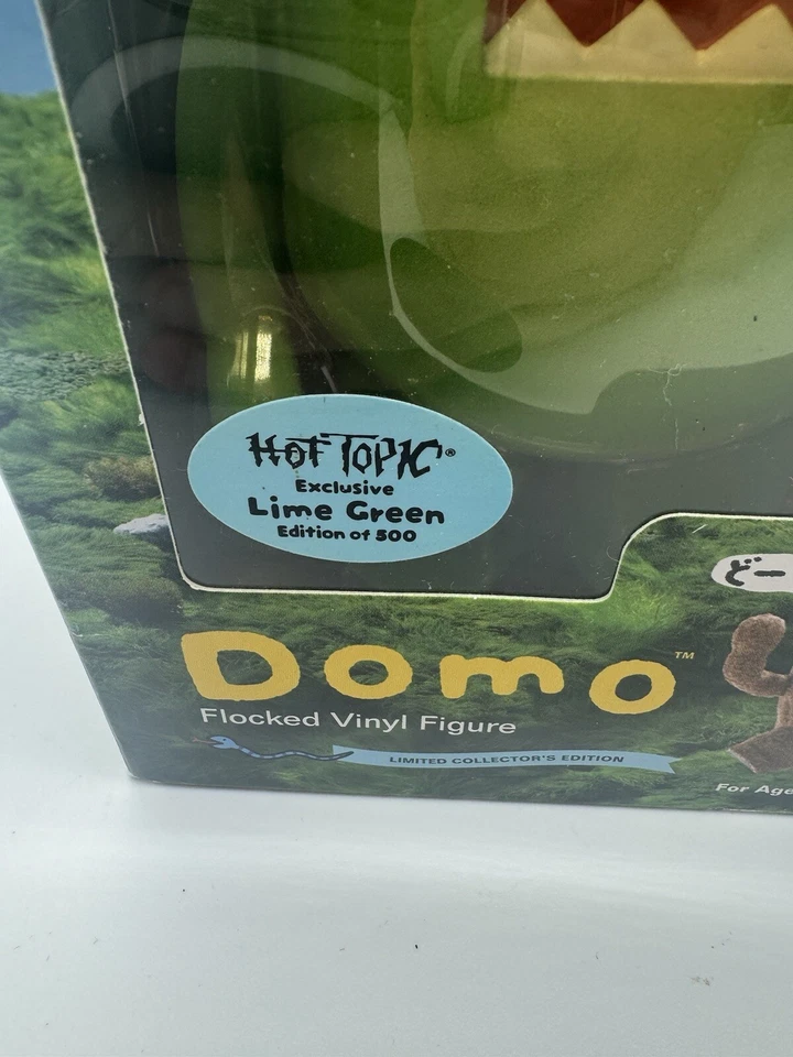 Sellado de fábrica Extra Raro NUEVO EN CAJA DOMO 4" FIGURA DE VINILO FLOCADO VERDE INVIERNO 1/500 Foto 4 de 4
