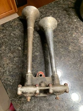 Vtg Truck Auto Bendix Westinghouse BW Dual Trumpet Air Horn T-212688 Untested