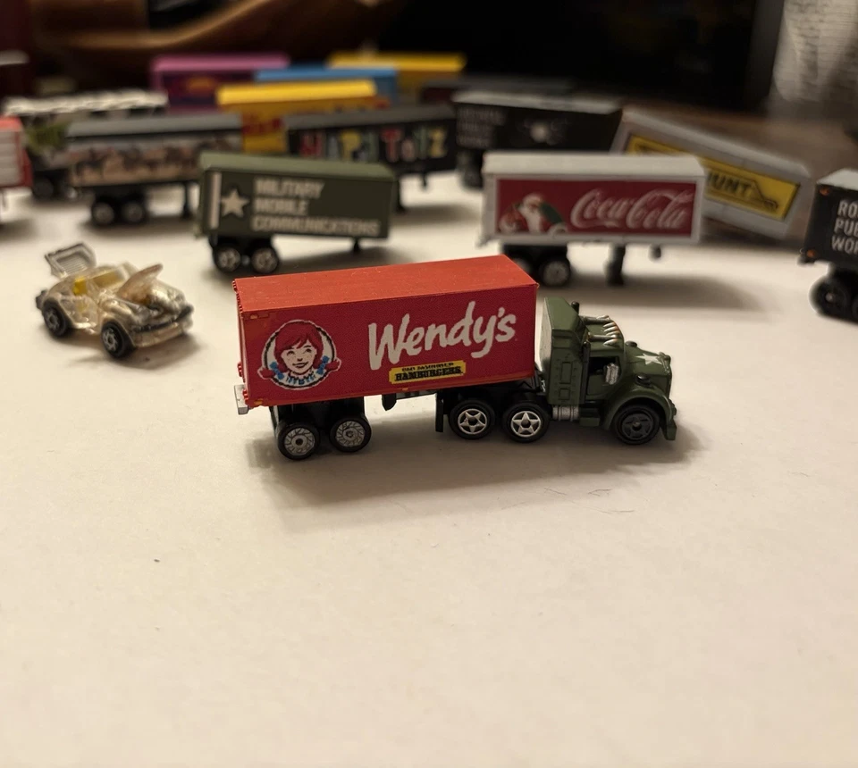 Remolque Wendys personalizado a escala MicroMachines (OTROS VEHÍCULOS NO INCLUIDOS) Foto 4 de 4