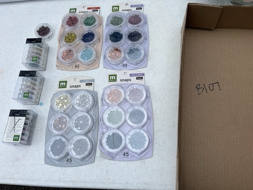 Lot of 7 Making Memories Scrapbook Snap Wheels & Stacks + Bonus Case Crafting