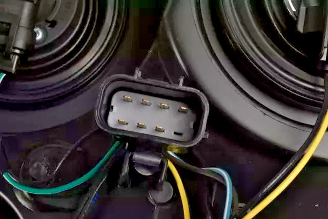 Faro lateral pasajero GM 2007-2014 original, pieza OEM NUEVA, número de pieza 15950808 Foto 4 de 4