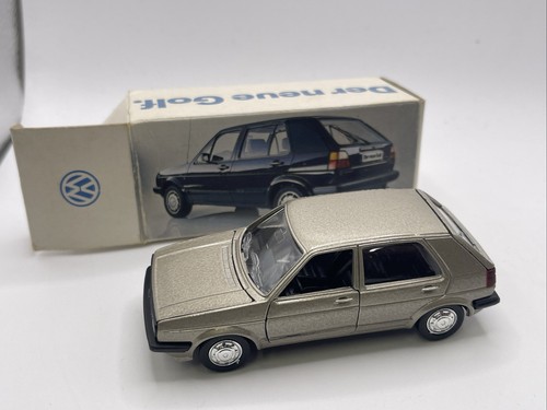Schabak 1/43 Scale Model Car 1002 - Volkswagen Golf
