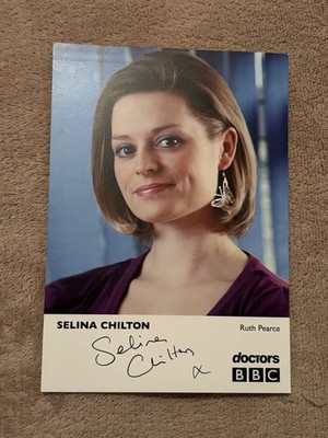 SELINA CHILTON (ÄRZTE) HANDSIGNIERTE BBC CAST KARTE - UNDEDIZIERT 