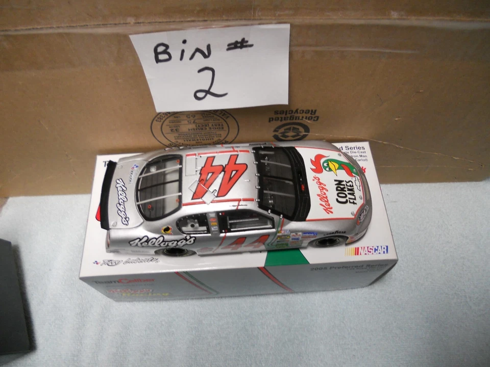 1/24 Team Caliber 2005 nascar #44 Terry Labonte Kelloggs Ironman Chevy - Image 3 of 4