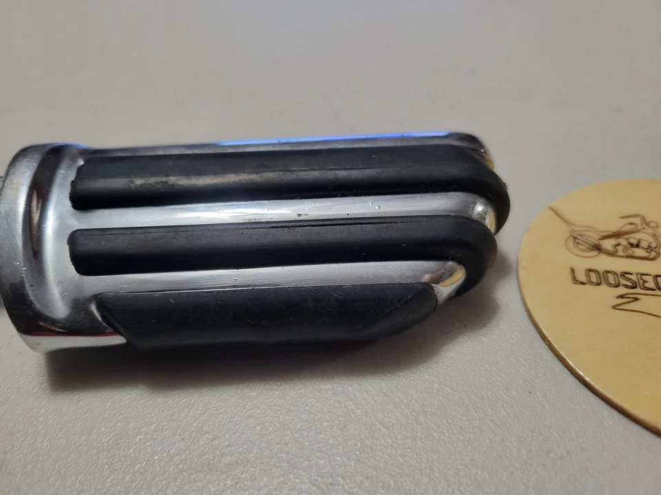 Picadora de goma cromada negra clavija piloto Kuryakyn para Harley Davidson Foto 3 de 4