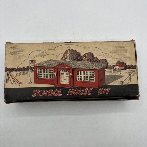 VTG Bachmann Plasticville School House Kit SC-4 Red With Gray Roof Broken Light - Picture 10 of 13