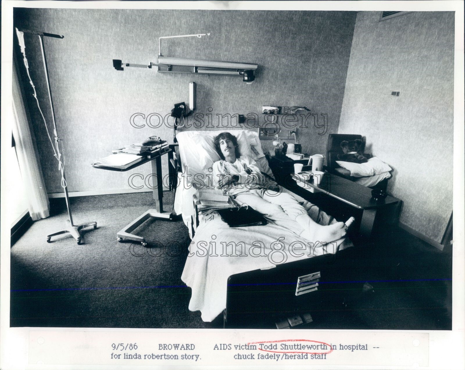 1986 Press Photo AIDS Victim Todd Shuttlesworth in Hospital Room 1980s