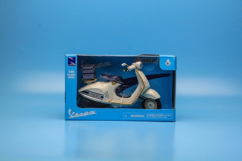 Newray Custom 2014 Vespa Piaggio 946 Bellissima x Christian Dior Motor Bike 1:12 - Picture 5 of 5