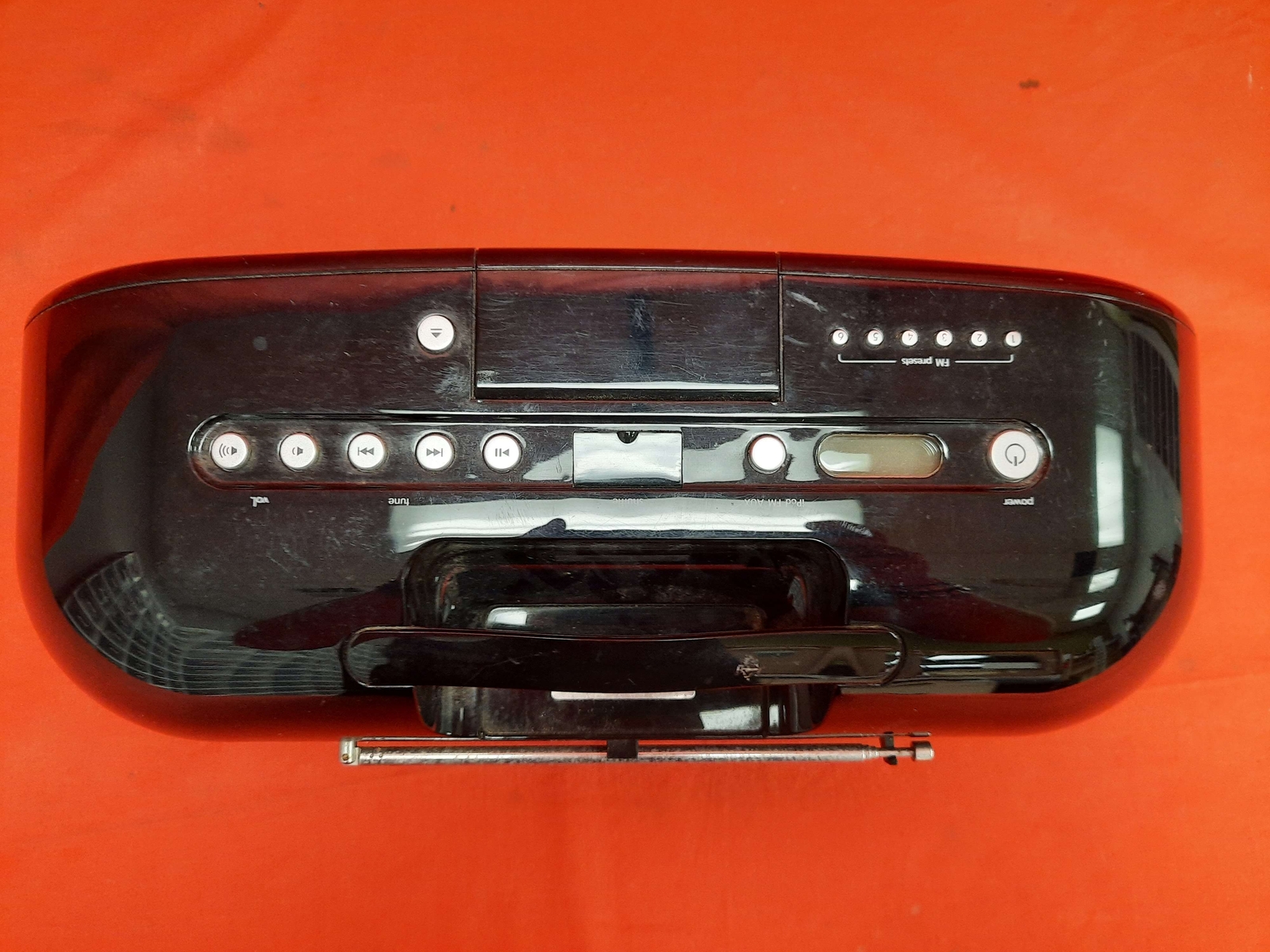 iHome IH31S Boombox For iPod And iPod Shuffle MP3 Player And FM Radio Good 8702