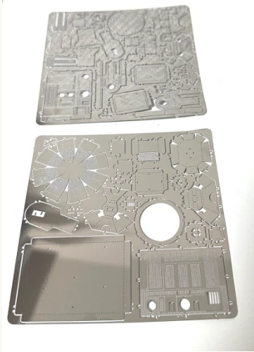 Tenyo Metallic Nano Puzzle Star Wars R2D2 & Millennium Falcon - Immagine 3 di 4