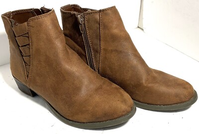 Carlos Girls Boots Size 6M side Zippers Brown - light suede -Used -Rough Look GC