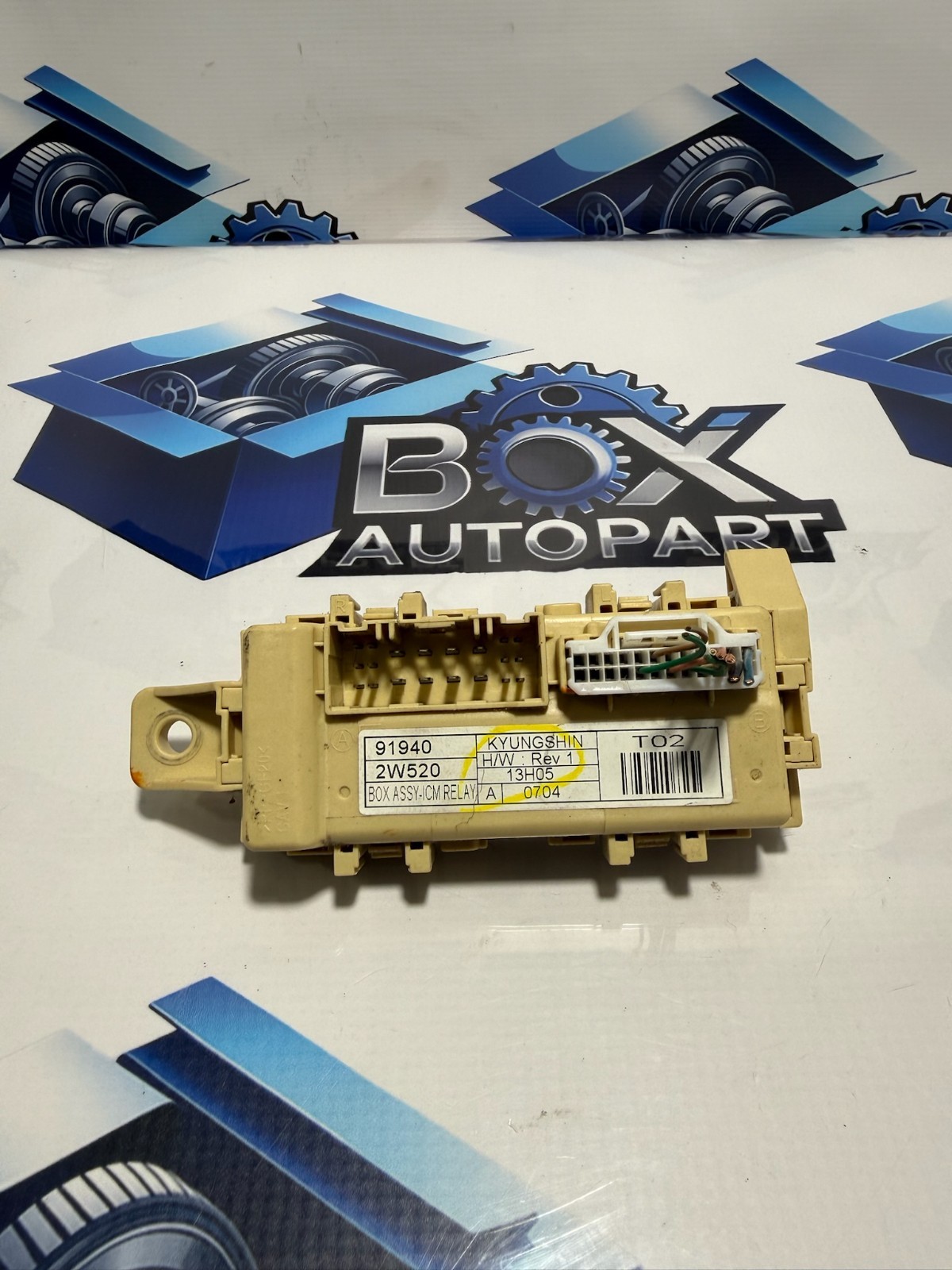 2013-2018 HYUNDAI SANTA FE ICM IGNITION CABIN FUSE BOX RELAY BOX 919402W520 OEM