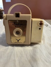 Vintage Sabre 620 Beige Camera, Shaw Harrison Corp. Made In USA 1950s
