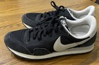 Nike Air Sneakers - Size 10.5 Womens — photo 3
