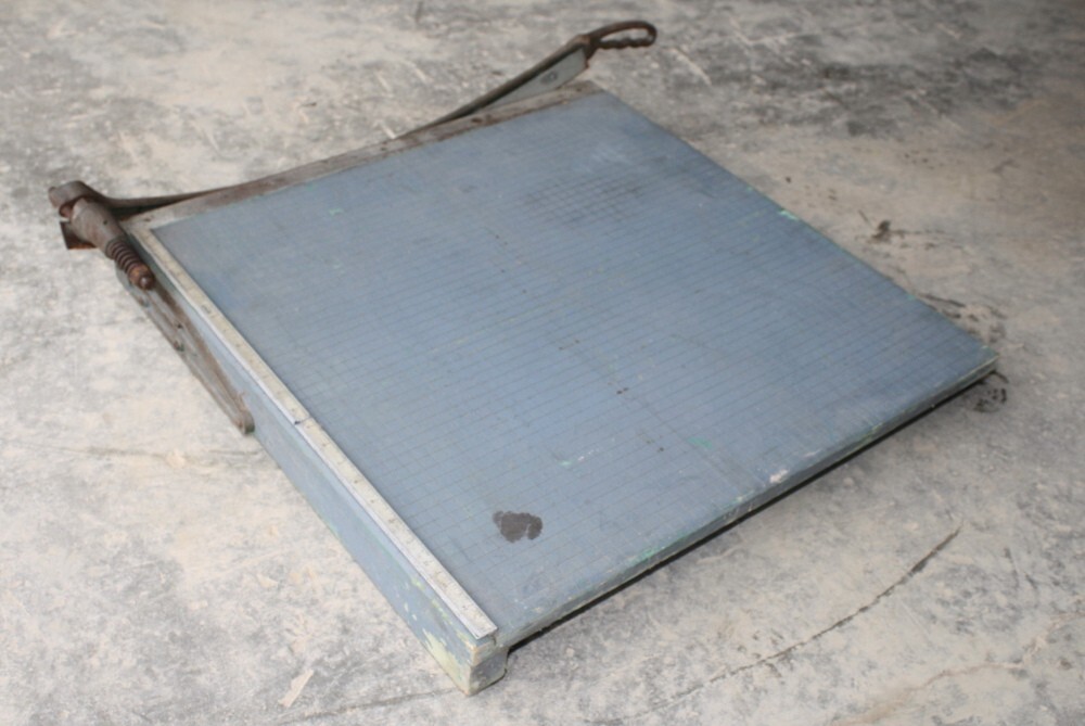 Premier Martin Yale 24" Heavy Duty Guillotine paper cutter trimmer shear USED