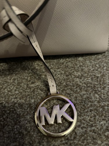 Michael Kors Handbag Rose(mint condition - Picture 3 of 8