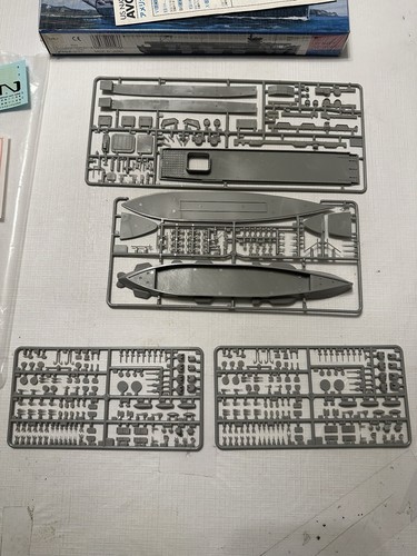 Pit Road Skywave Series WW-II Bogue AVG-9 Carrier Maßstab 1:700, neu, Open Box - Bild 12 von 20