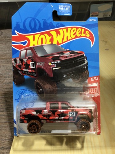 Voiture Miniature Hot Wheels Red Edition 2021 #8/12 - Chevy Silverado 1/64 - Neuf