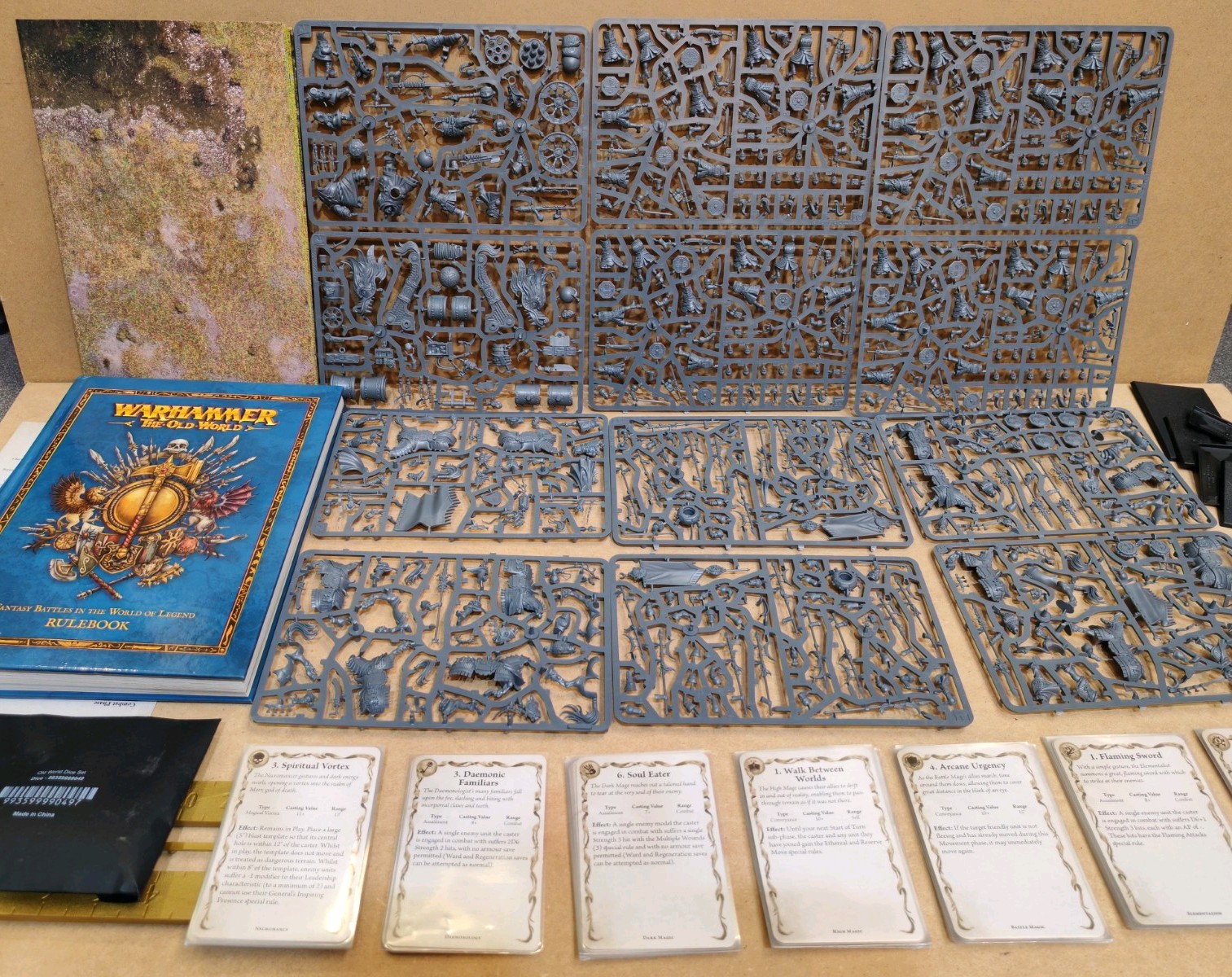 Warhammer Oldworld grand cathai starter set Rulebook carte magia DADI