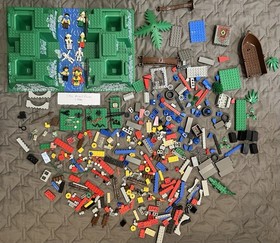 LEGO Adventurers: Amazon Ancient Ruins 5986 - 99% Complete No box, No Book