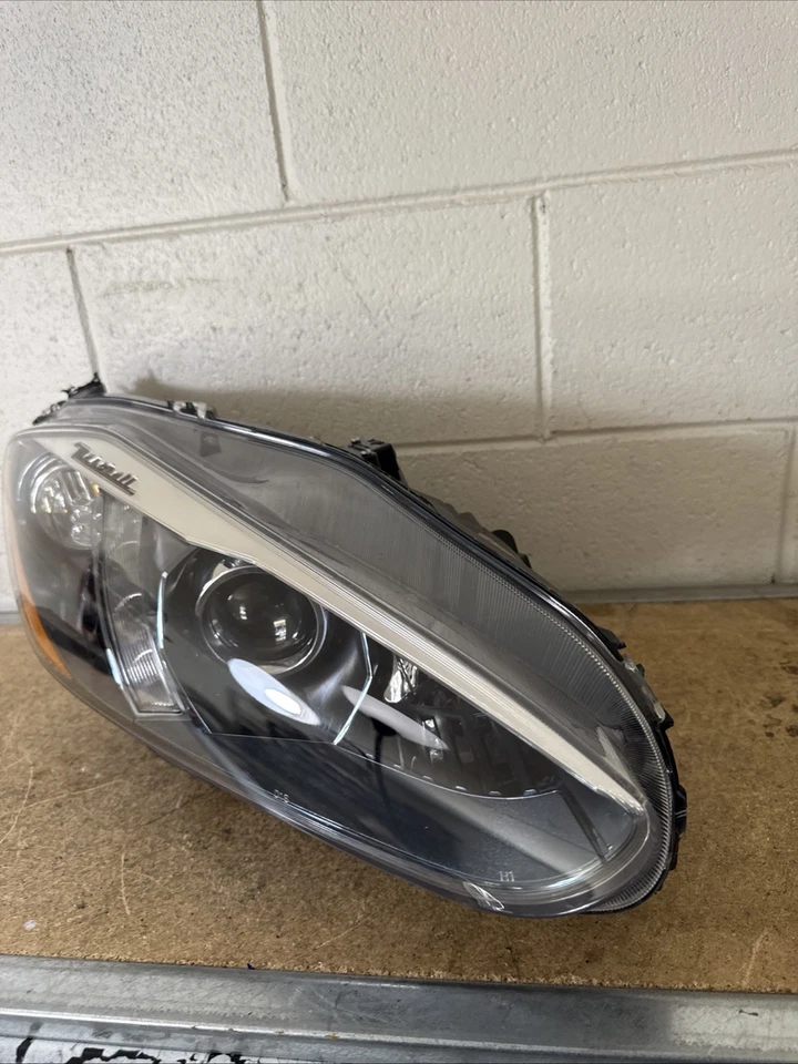 DEFECTIVE 1317 Maserati GranTurismo M145 Right Side Headlight Lamp Xenon G3D Foto 2 de 4