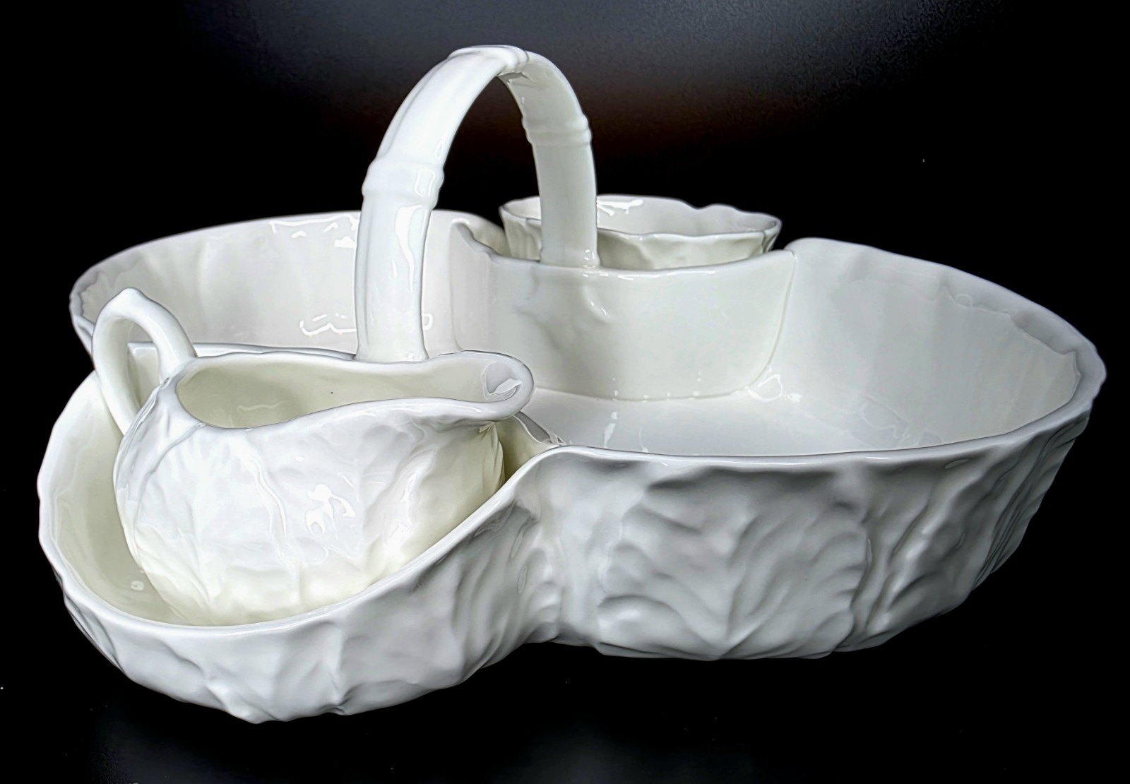 (134) Wedgewood Countryware Strawberry Basket Service Set With Creamer And Sugar