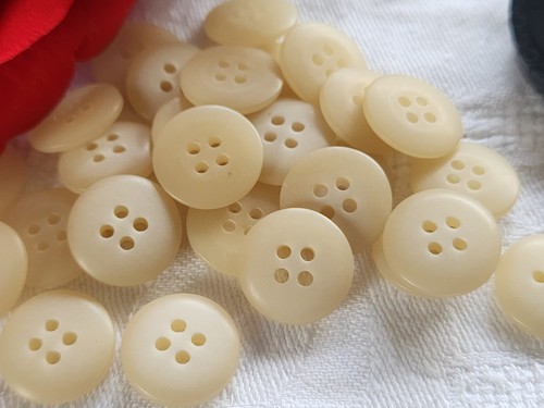 Lot De 5 Gros Boutons Vintage Blancs - 3 Cm, Trous 4 (Occasion, Idéal Customisation)