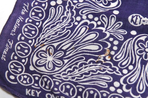 VINTAGE BLUE KEY THE NATION'S FINEST BANDANA HANDKERCHIEFS 17 1/2 IN X 17 1/2 IN - Picture 7 of 7