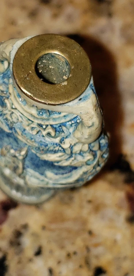 Qianlong?  Botella de resina china marcada azul y crema como en la foto. Foto 3 de 4